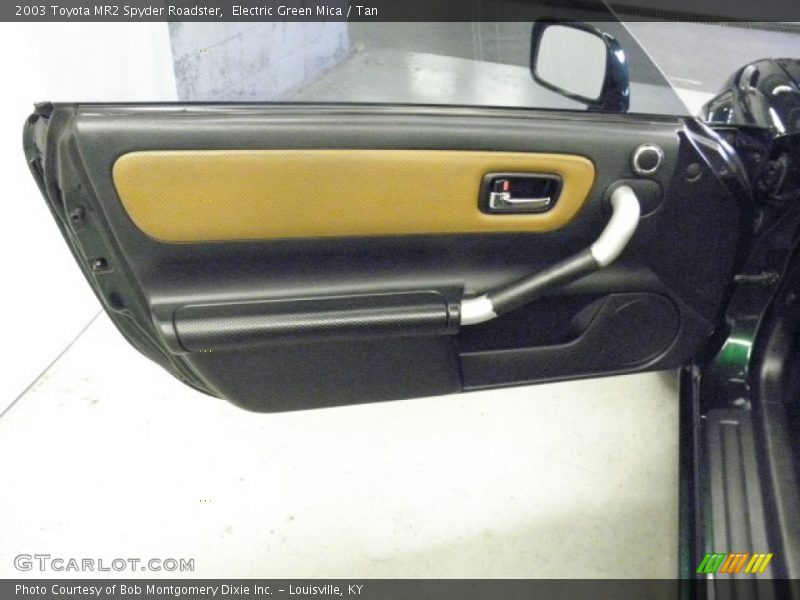Door Panel of 2003 MR2 Spyder Roadster