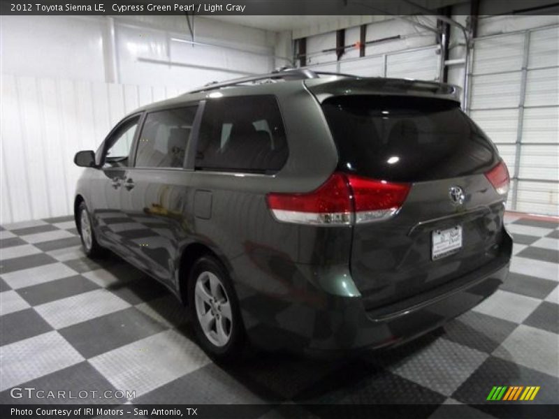 Cypress Green Pearl / Light Gray 2012 Toyota Sienna LE