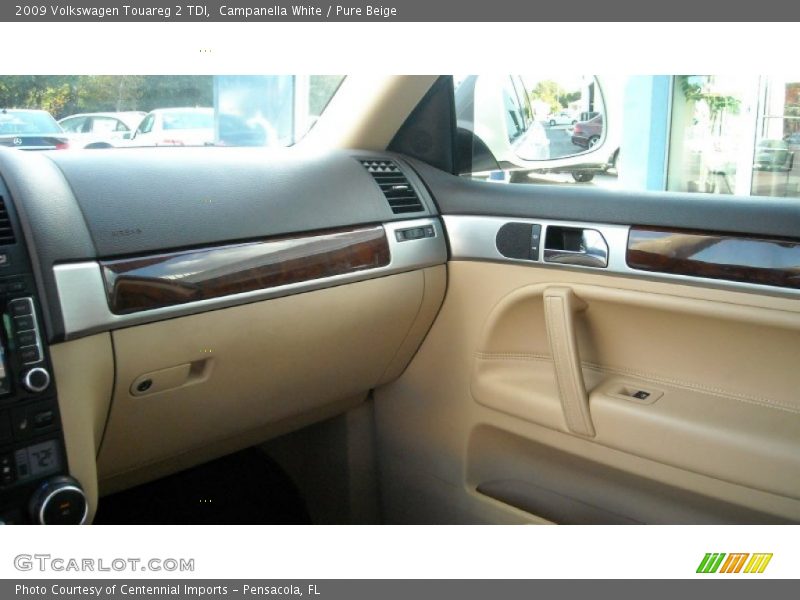 Campanella White / Pure Beige 2009 Volkswagen Touareg 2 TDI