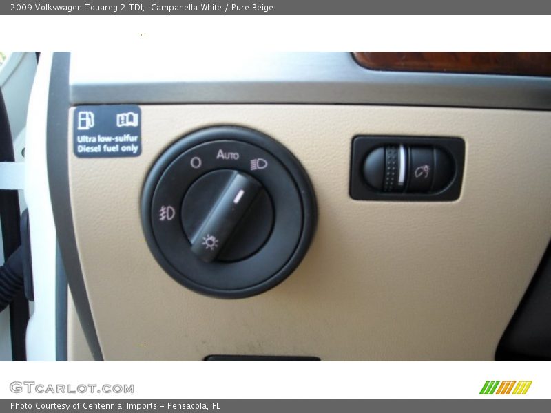 Campanella White / Pure Beige 2009 Volkswagen Touareg 2 TDI