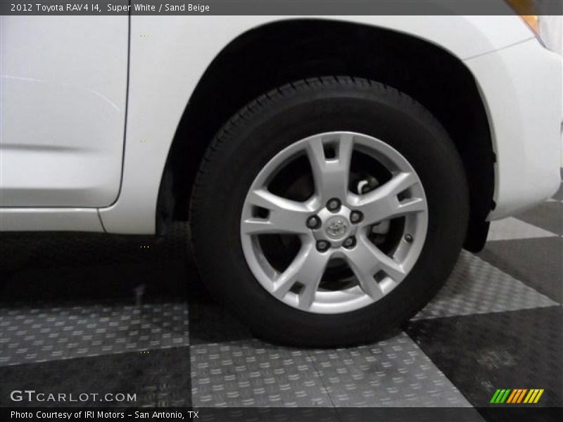Super White / Sand Beige 2012 Toyota RAV4 I4