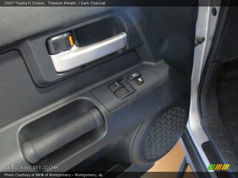 Titanium Metallic / Dark Charcoal 2007 Toyota FJ Cruiser