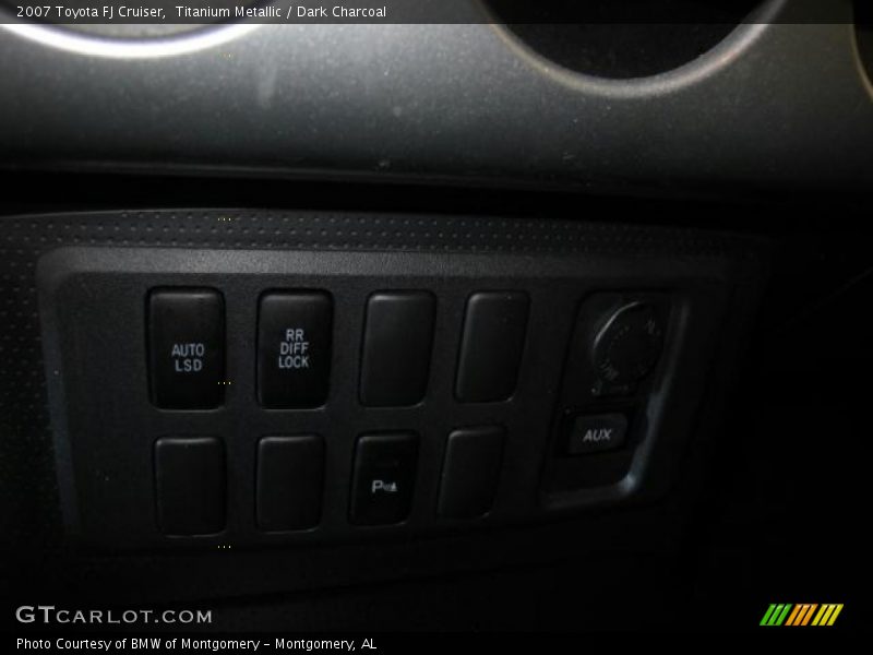Titanium Metallic / Dark Charcoal 2007 Toyota FJ Cruiser
