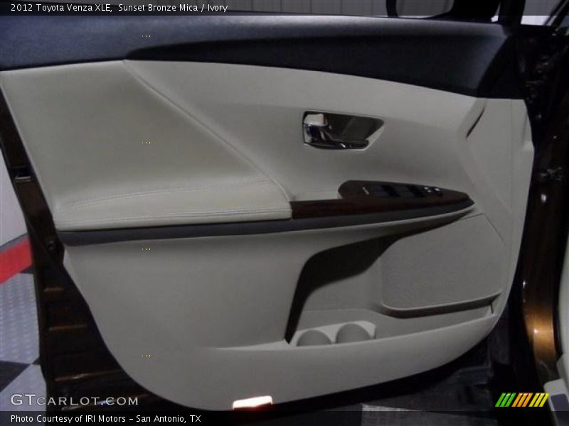 Sunset Bronze Mica / Ivory 2012 Toyota Venza XLE