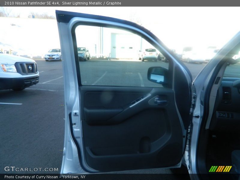 Silver Lightning Metallic / Graphite 2010 Nissan Pathfinder SE 4x4
