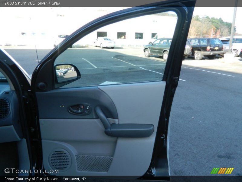 Silver / Gray 2003 Saturn VUE