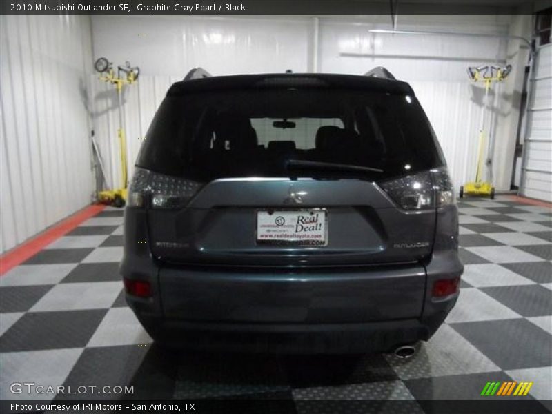 Graphite Gray Pearl / Black 2010 Mitsubishi Outlander SE