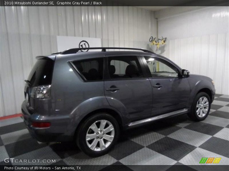 Graphite Gray Pearl / Black 2010 Mitsubishi Outlander SE