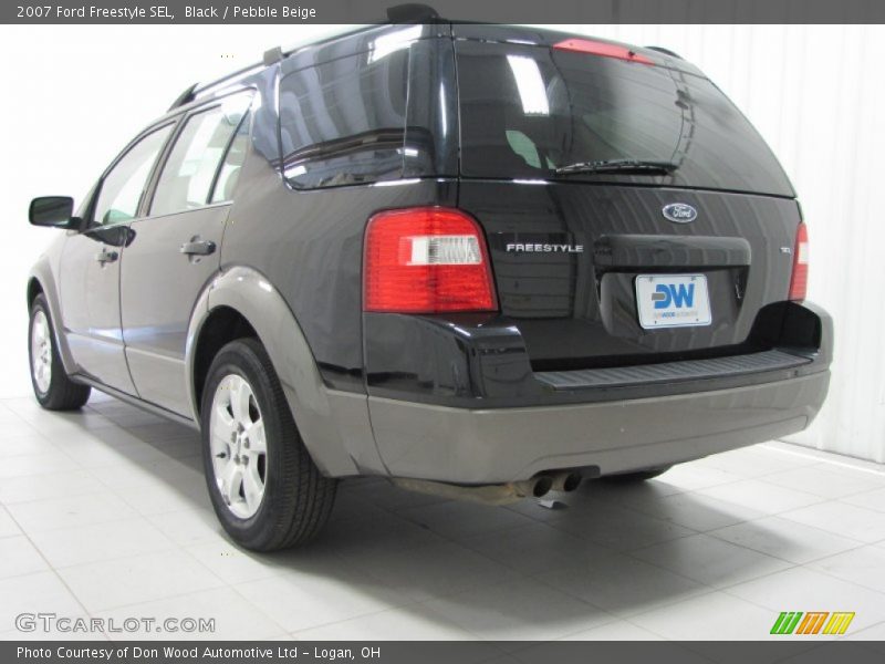 Black / Pebble Beige 2007 Ford Freestyle SEL