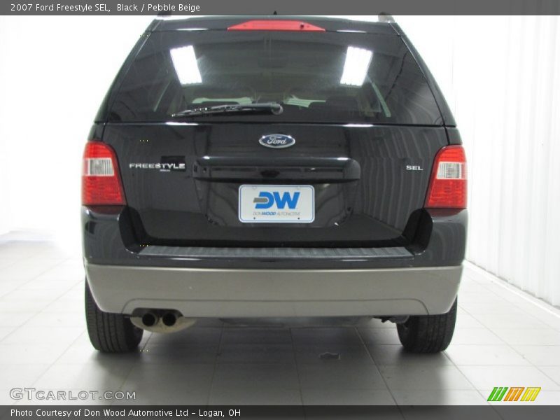 Black / Pebble Beige 2007 Ford Freestyle SEL
