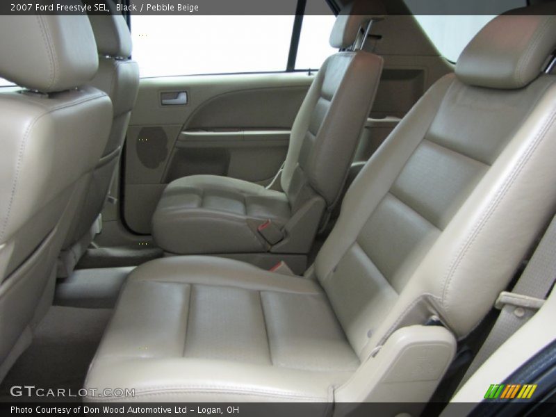 Black / Pebble Beige 2007 Ford Freestyle SEL