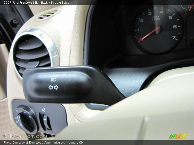 Black / Pebble Beige 2007 Ford Freestyle SEL