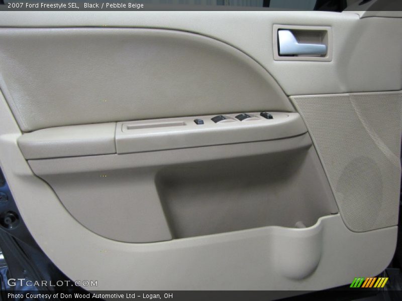 Black / Pebble Beige 2007 Ford Freestyle SEL