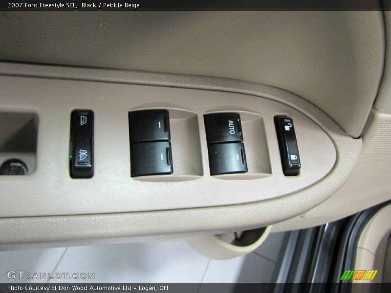 Black / Pebble Beige 2007 Ford Freestyle SEL