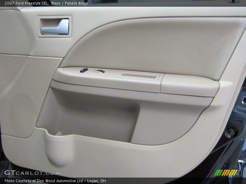 Black / Pebble Beige 2007 Ford Freestyle SEL