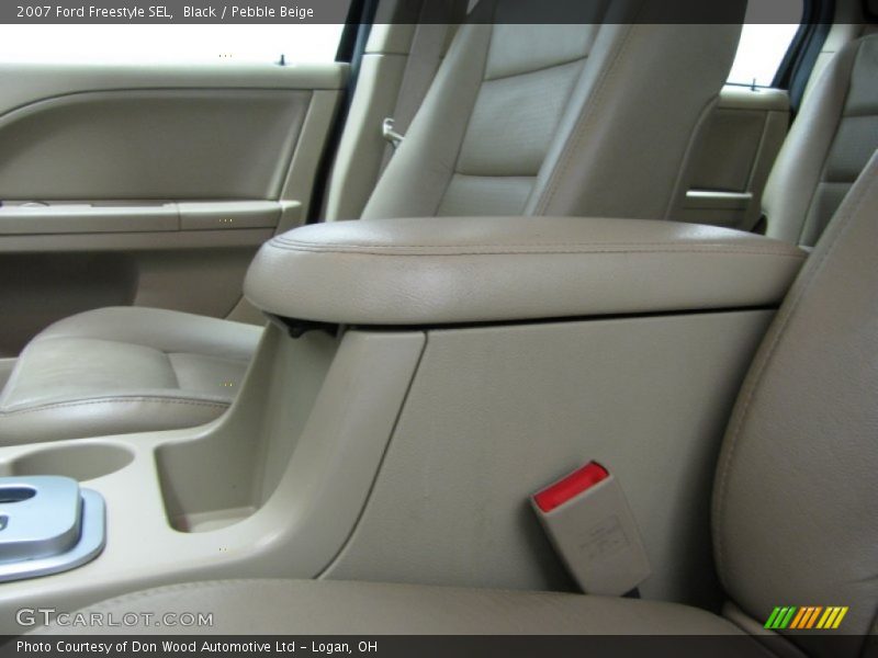 Black / Pebble Beige 2007 Ford Freestyle SEL