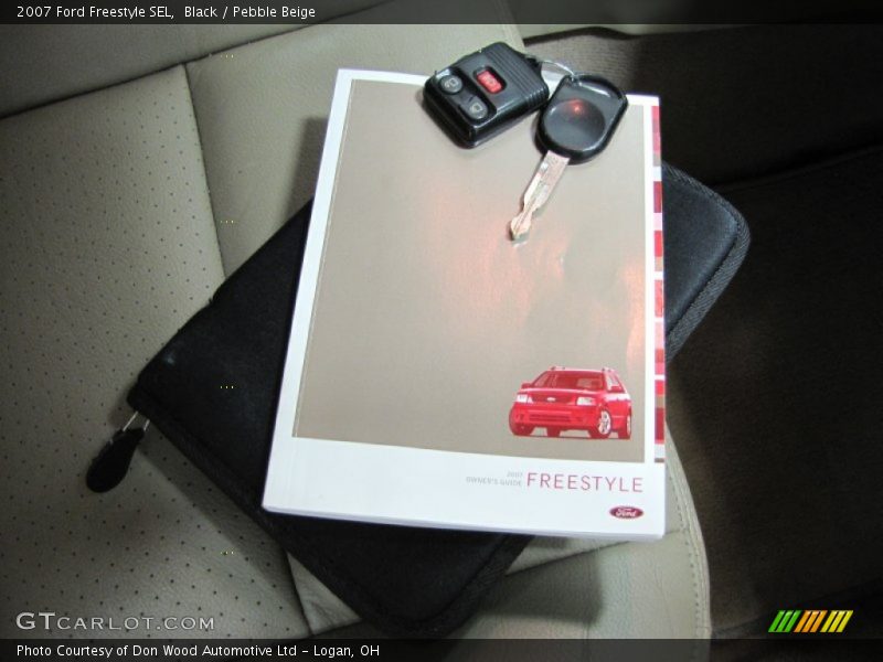 Black / Pebble Beige 2007 Ford Freestyle SEL