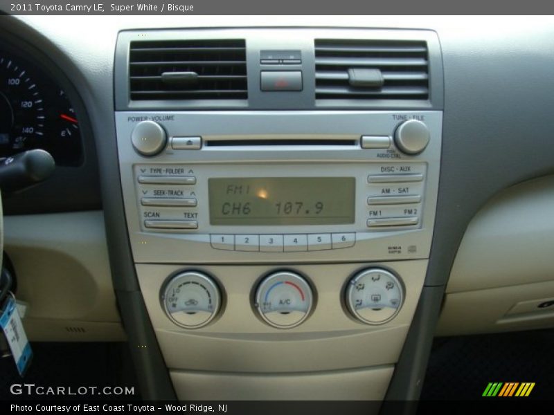 Super White / Bisque 2011 Toyota Camry LE