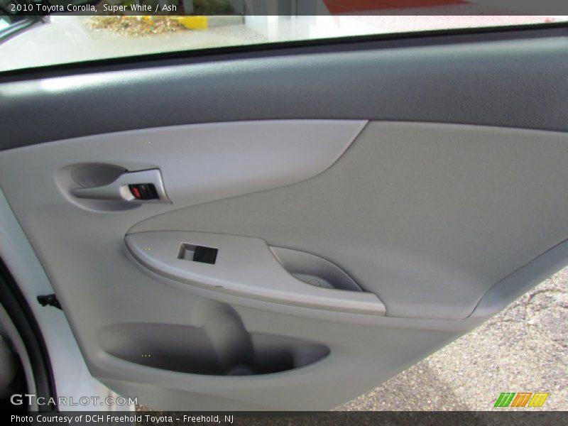 Super White / Ash 2010 Toyota Corolla