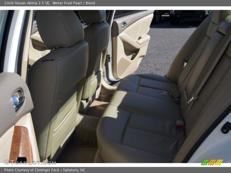Winter Frost Pearl / Blond 2009 Nissan Altima 3.5 SE