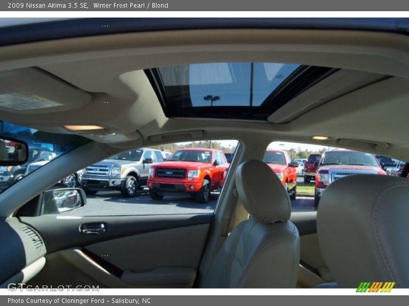 Winter Frost Pearl / Blond 2009 Nissan Altima 3.5 SE