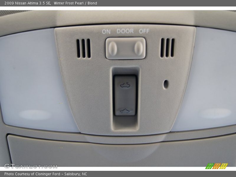 Winter Frost Pearl / Blond 2009 Nissan Altima 3.5 SE