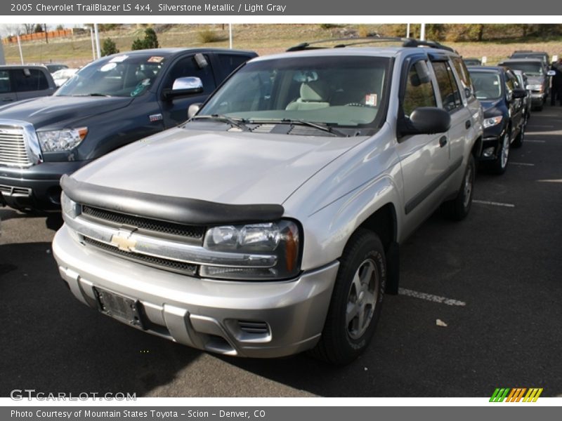 Silverstone Metallic / Light Gray 2005 Chevrolet TrailBlazer LS 4x4