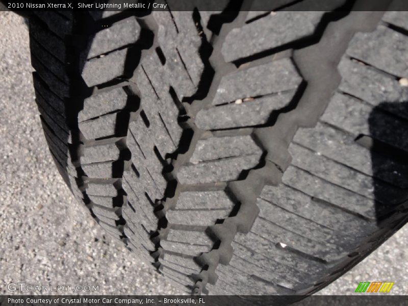 Silver Lightning Metallic / Gray 2010 Nissan Xterra X
