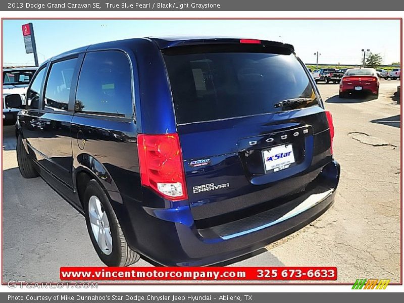 True Blue Pearl / Black/Light Graystone 2013 Dodge Grand Caravan SE