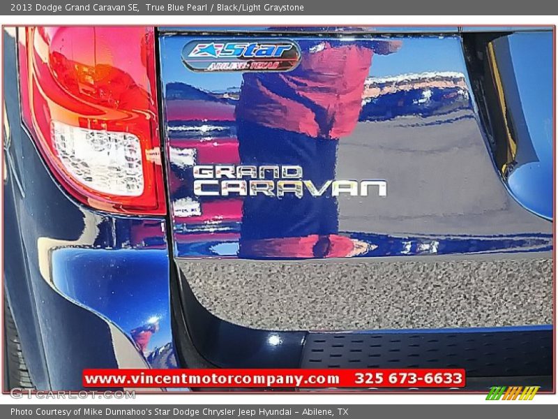 True Blue Pearl / Black/Light Graystone 2013 Dodge Grand Caravan SE