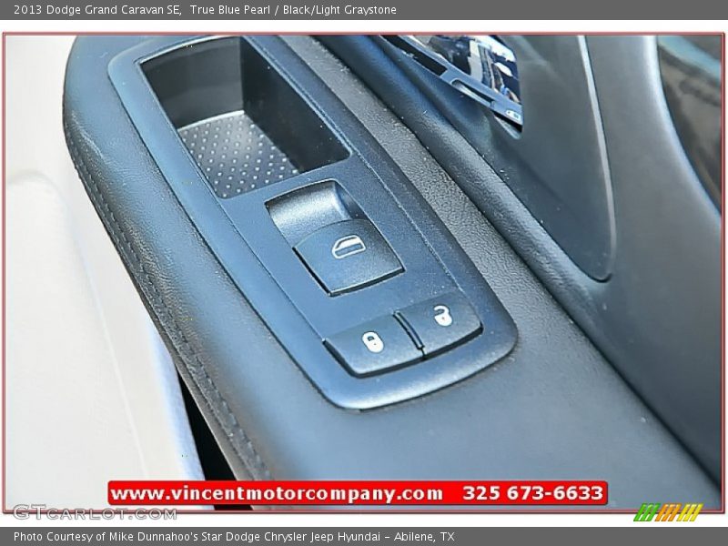 True Blue Pearl / Black/Light Graystone 2013 Dodge Grand Caravan SE