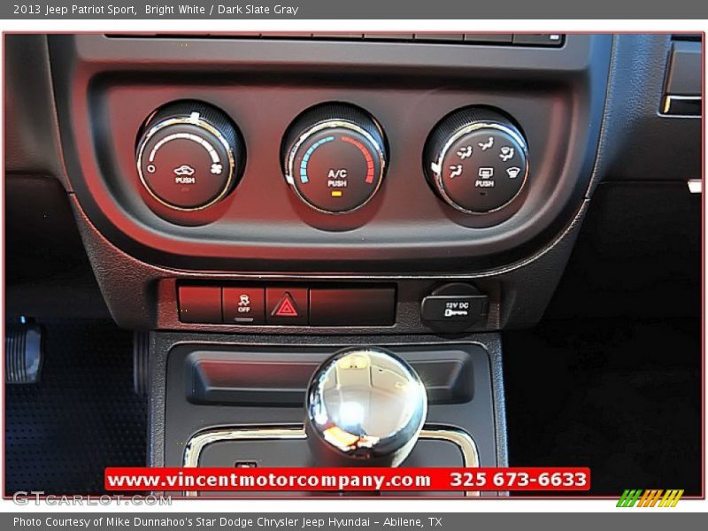 Bright White / Dark Slate Gray 2013 Jeep Patriot Sport