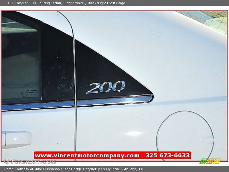Bright White / Black/Light Frost Beige 2013 Chrysler 200 Touring Sedan