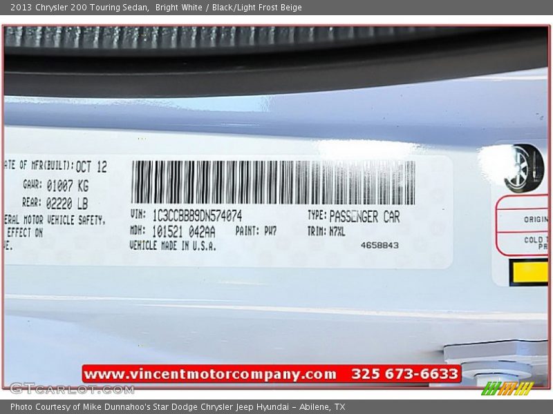 Bright White / Black/Light Frost Beige 2013 Chrysler 200 Touring Sedan