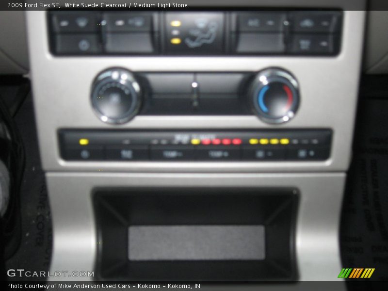 White Suede Clearcoat / Medium Light Stone 2009 Ford Flex SE