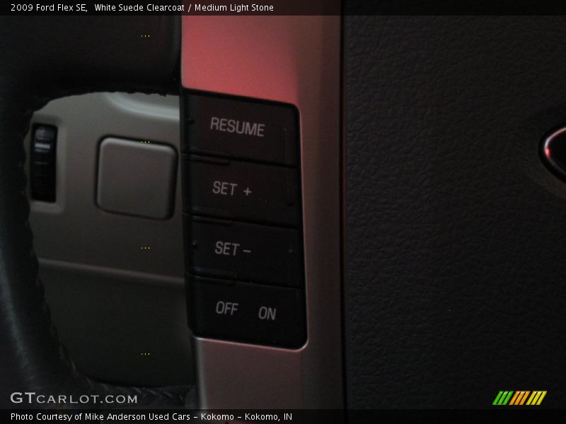 White Suede Clearcoat / Medium Light Stone 2009 Ford Flex SE