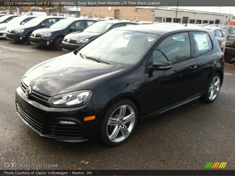 Deep Black Pearl Metallic / R Titan Black Leather 2012 Volkswagen Golf R 2 Door 4Motion