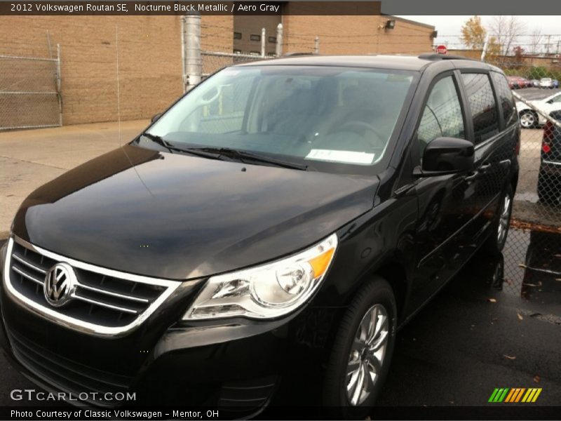 Nocturne Black Metallic / Aero Gray 2012 Volkswagen Routan SE