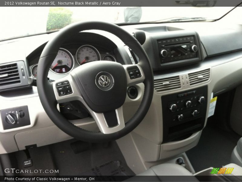 Nocturne Black Metallic / Aero Gray 2012 Volkswagen Routan SE