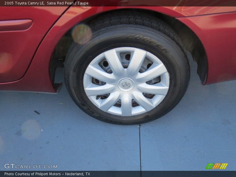 Salsa Red Pearl / Taupe 2005 Toyota Camry LE
