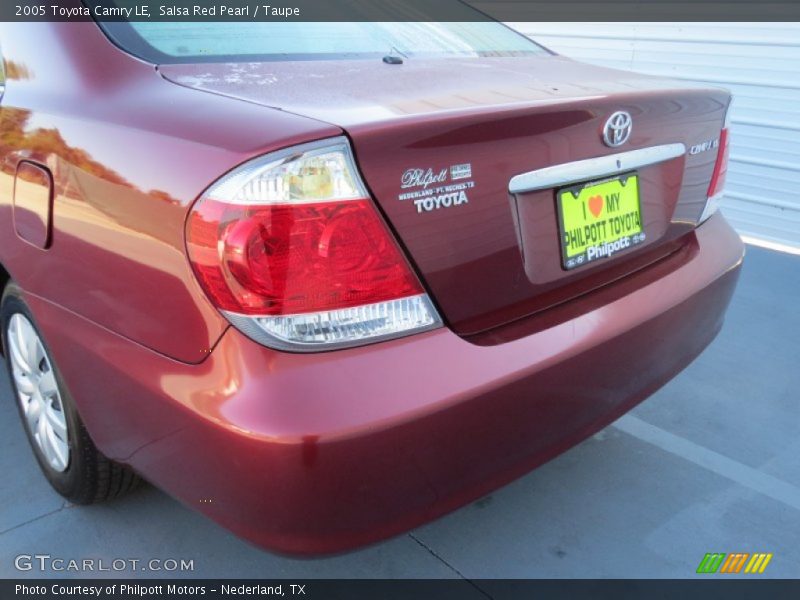 Salsa Red Pearl / Taupe 2005 Toyota Camry LE