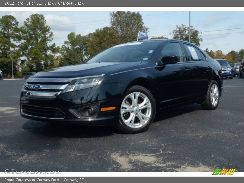 Front 3/4 View of 2012 Fusion SE