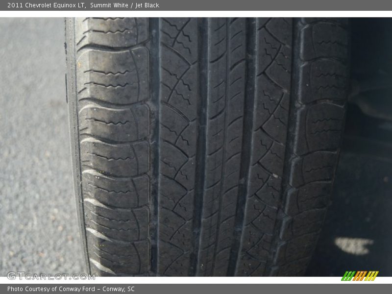 Summit White / Jet Black 2011 Chevrolet Equinox LT