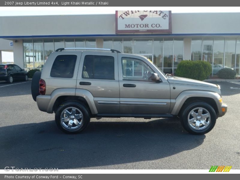 Light Khaki Metallic / Khaki 2007 Jeep Liberty Limited 4x4