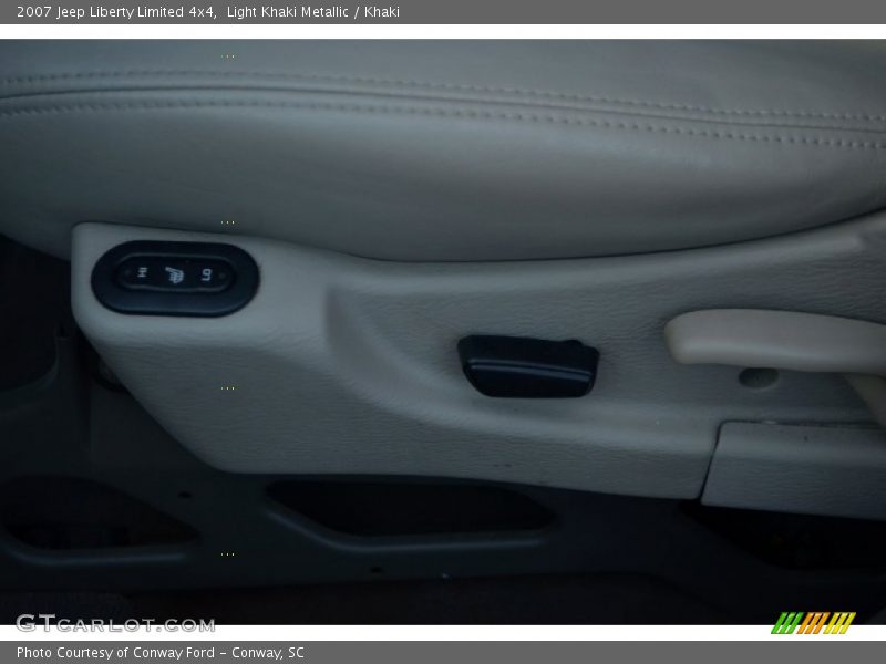 Light Khaki Metallic / Khaki 2007 Jeep Liberty Limited 4x4