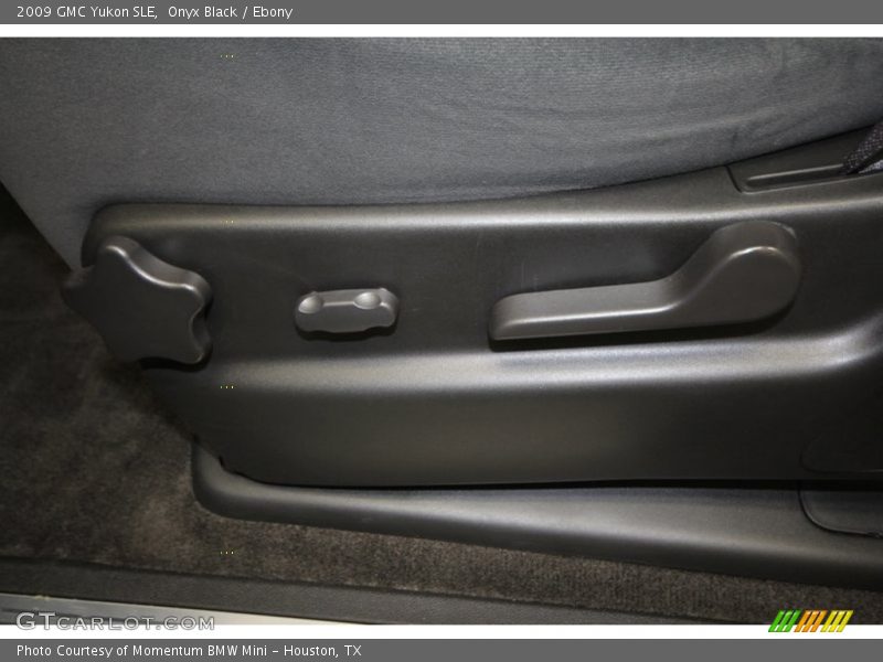 Onyx Black / Ebony 2009 GMC Yukon SLE