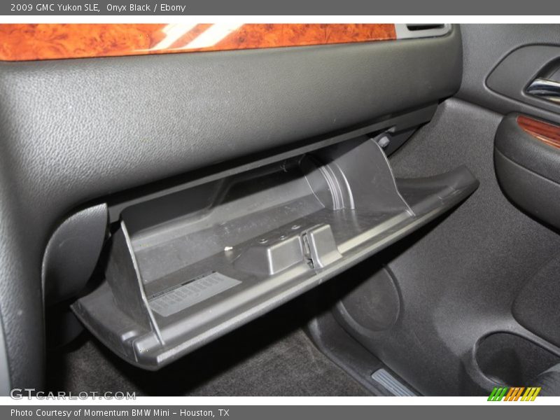 Onyx Black / Ebony 2009 GMC Yukon SLE