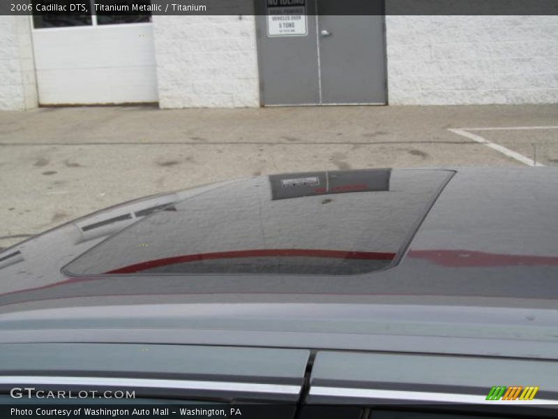 Titanium Metallic / Titanium 2006 Cadillac DTS
