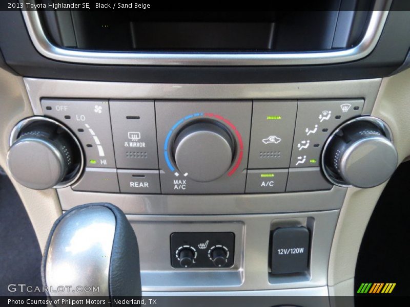 Black / Sand Beige 2013 Toyota Highlander SE
