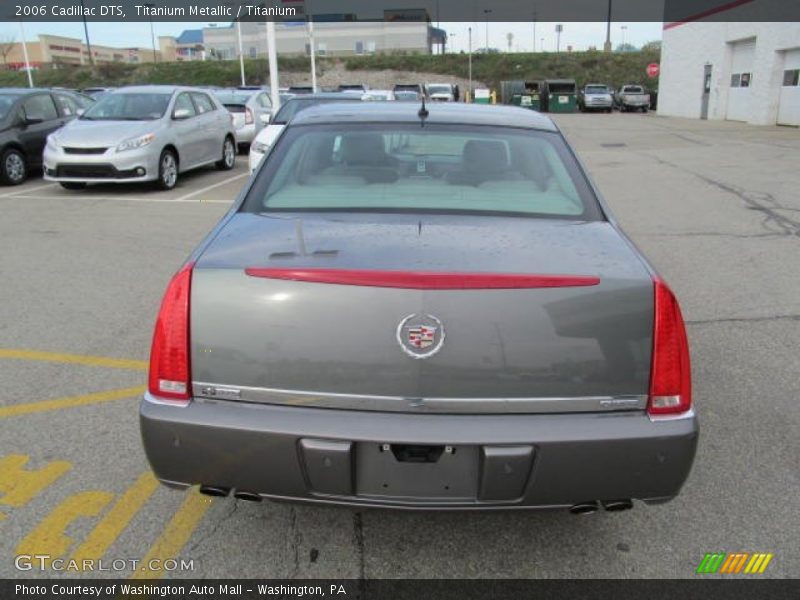 Titanium Metallic / Titanium 2006 Cadillac DTS